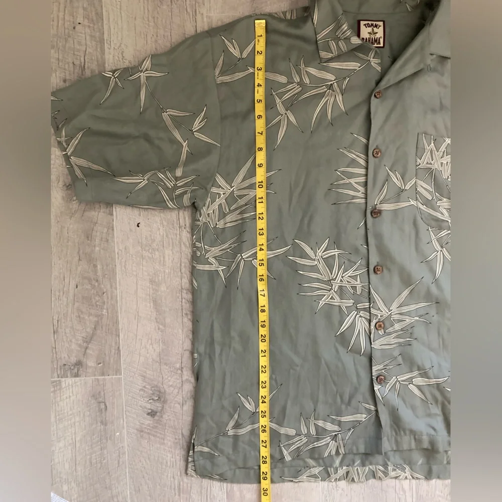 Tommy Bahama Vintage Tropical Print Silk Button-Up Shirt Sz M - Picture 2 of 7